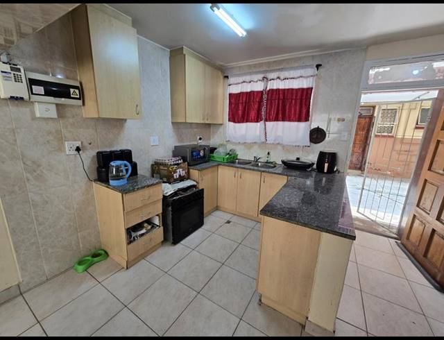 1 BEDROOM APARTMENT FOR SALE IN OVERPORT